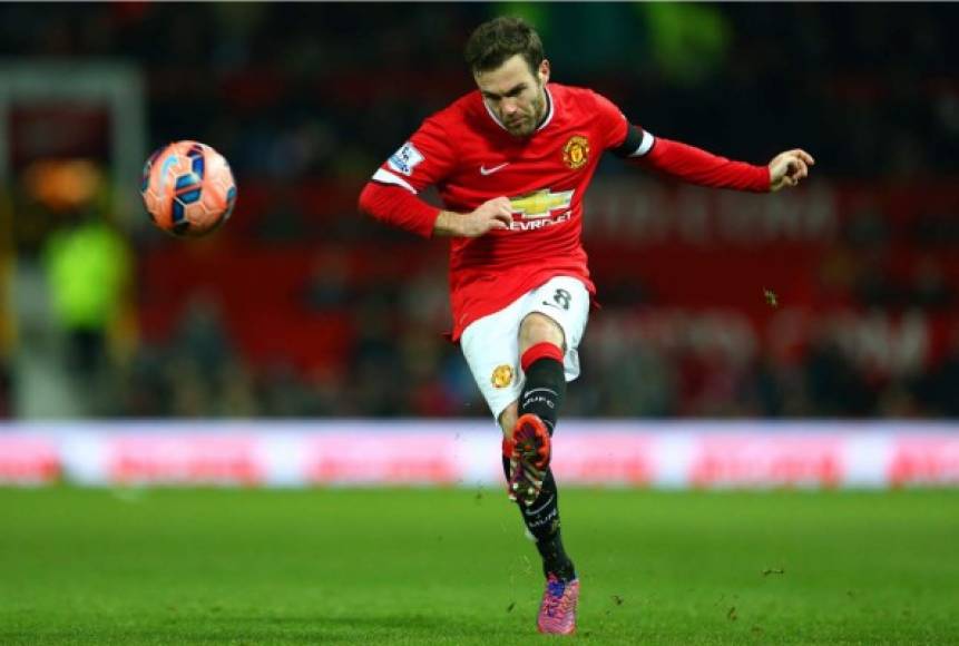 Juan Mata, el español del Manchester United, estudió periodismo en la Universidad Politécnica de Madrid y en Londres toma cursos a distancia de Ciencia de los Deportes, Educación Física y Marketing.