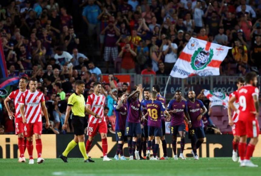En el Camp Nou, Lionel Messi abrió el marcador con un remate imparable (18), el quinto gol en esta Liga del argentino.