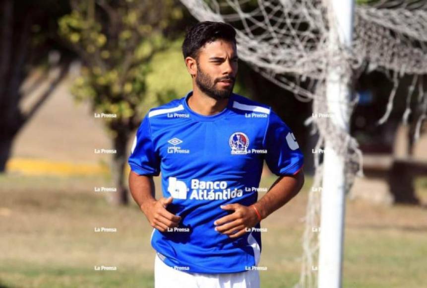 Leandro Sosa: El mediocampista uruguayo también tiene seis meses de contrato con Olimpia, pero podrían llegar a un acuerdo para rescindirlo.