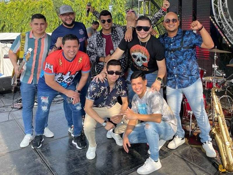 <b>LA VERSÁTIL</b>A partir de las nueve de la noche de este viernes 19 de mayo, la banda pop, tropical y urbano se presentará en las instalaciones de El Estadio Food Truck de esta ciudad. El grupo promete poner a bailar y gozar a todos los asistentes. La entrada es gratuita.