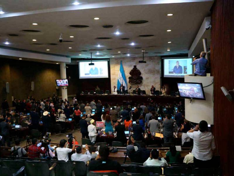 <b><span class=mln_uppercase_mln>En el CN hay diputados que opinan que una nueva Constitución no solucionará los problemas.</span></b>