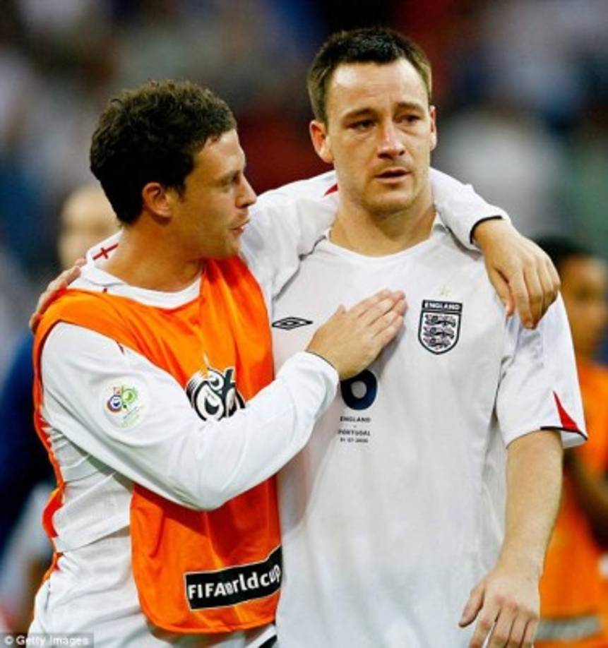 Bridge y Terry: En este caso, si existe realmente una razón de peso que originó el conflicto entre ambos. Cuando ambos coincidieron en el Chelsea, John Terry se acostó con la novia de Bridge, Vanessa Perroncel. Desde entonces, no se volvieron a saludar ni cuando ya vestían la camiseta de diferente equipos.