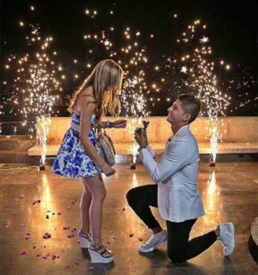 Alan Pulido entregó el anillo de compromiso a su entonces novia, Ileana Salas en un programa de la cadena mexicana de Multimedios.