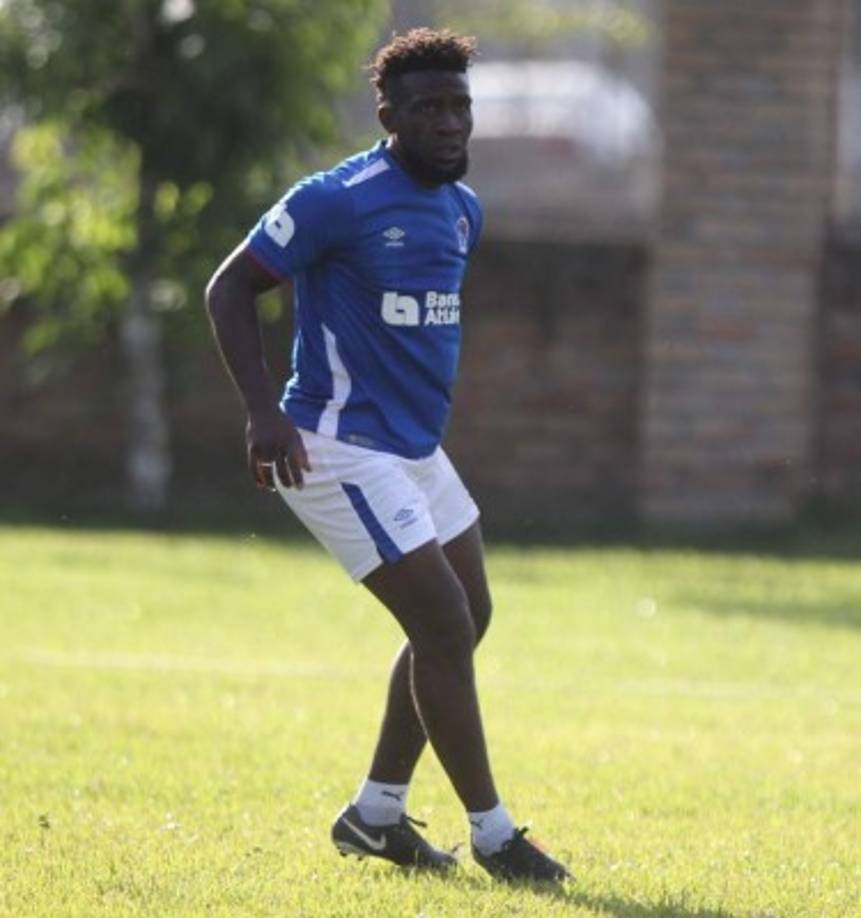 Hendry Thomas: El jugador de 33 años de edad fue dado de baja en el Olimpia. Busca equipo.