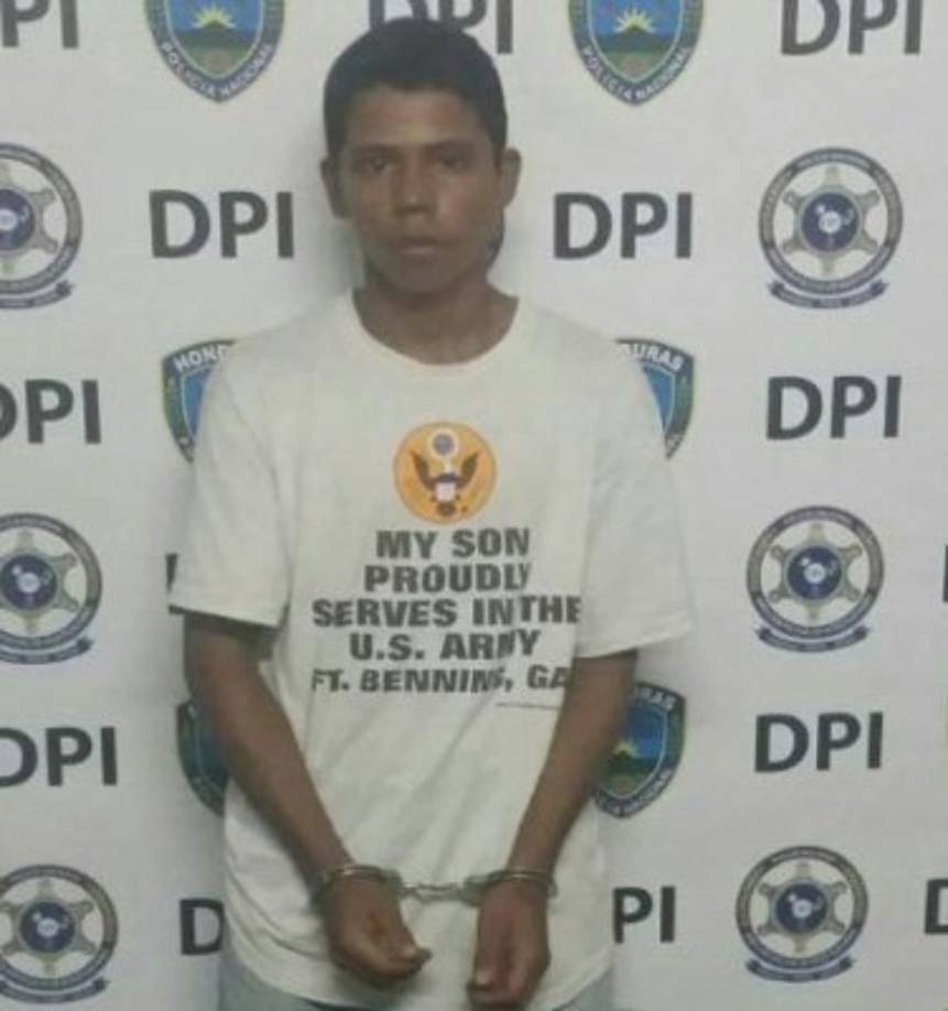 Jonathan Roberto Arias fue detenido por el delito de actos de lujuria en Tela, Atlántida.