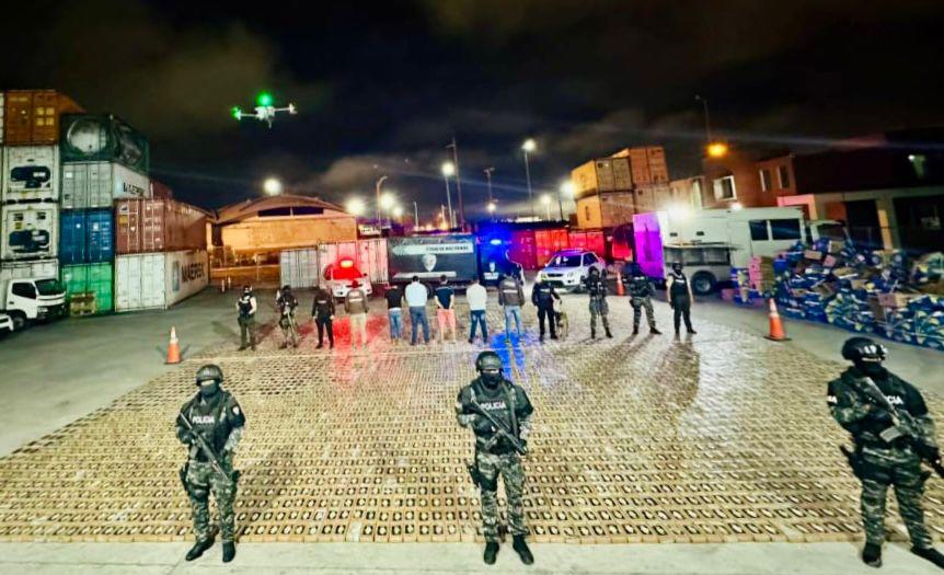 Incautan al menos seis toneladas de cocaína que iban hacia España