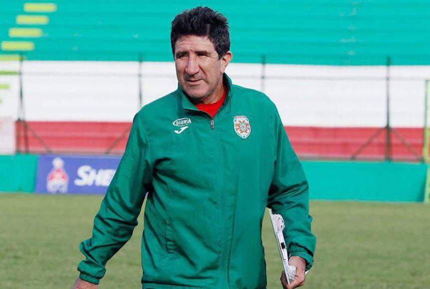 Héctor Vargas, entrenador argentino de dilatada trayectoria en el país, rechazó un ofrecimiento para dirigir a Real Sociedad de Tocoa. El equipo aguaneño optó por otra opción. 