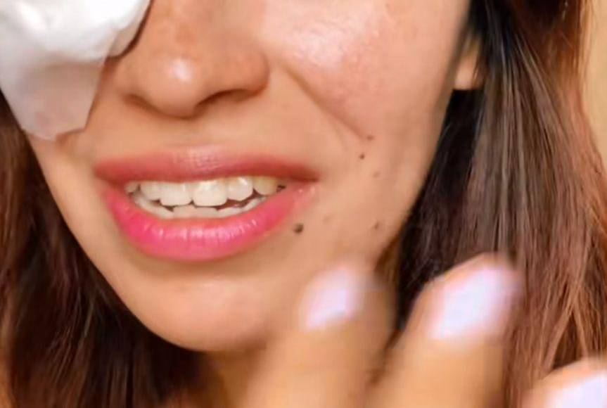 Recientemente, una de las fans de La Bichota reveló que durante su asistencia al concierto de Karol G casi se queda ciega, ya que resultó afectada con la pirotecnia del evento.