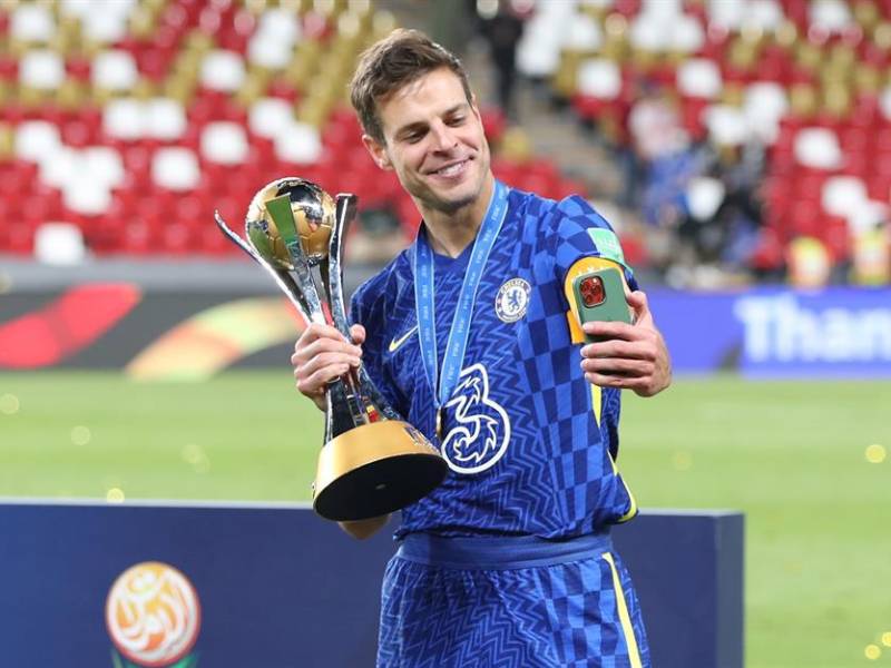 El jugador de 32 años, ha dejado así definido su futuro antes del partido inaugural de la Premier League.