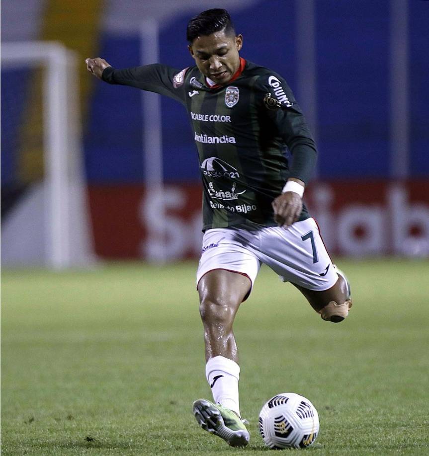 La continuidad de Emilio Izaguirre es la principal duda en el Marathón. En el club verde esperan definir el futuro del lateral izquierdo lo más pronto posible, según mencionó Rolin Peña.