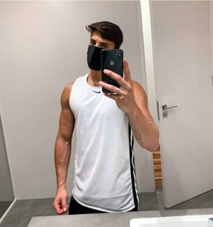 Tiago Ramos anunció su relación con la madre de Neymar el 11 de abril pasada en sus redes sociales.