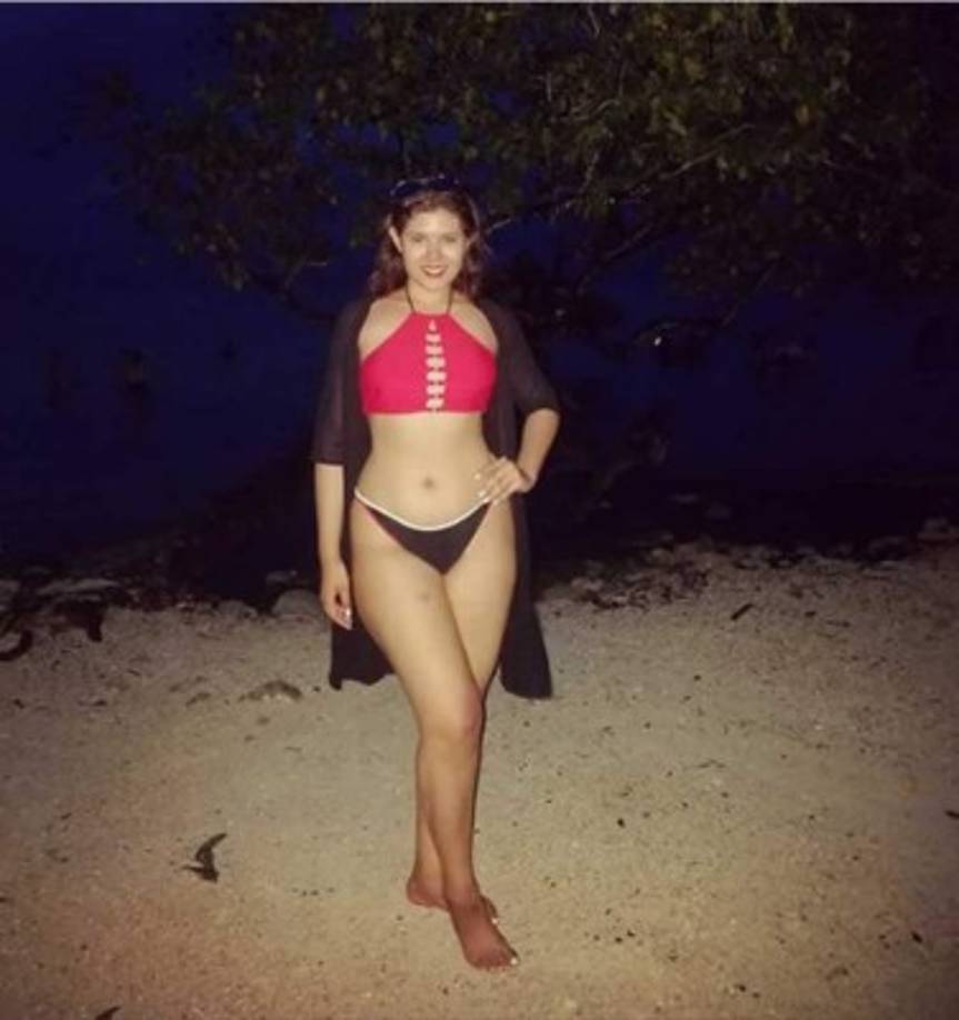 Katty Moncada - Presentadora en el programa Fútbol de Primera de TDTV disfrutó de la playa.