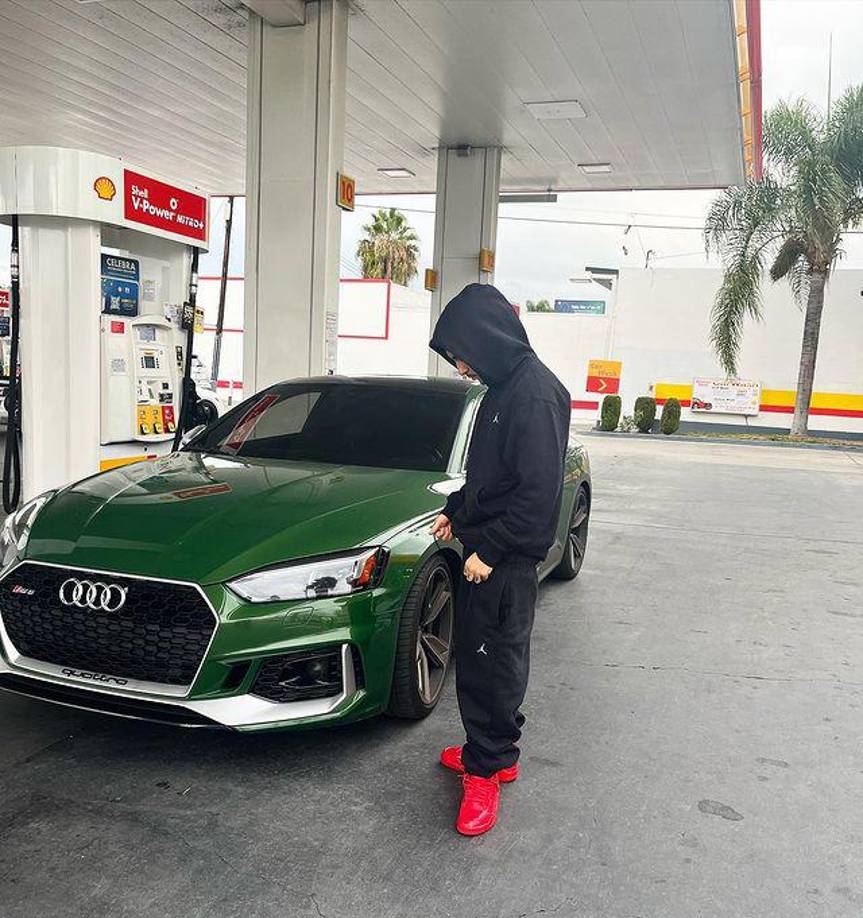 MoneySign Suede, nacido en una familia de inmigrantes mexicanos y criado en el barrio de Huntington Park de Los Ángeles.