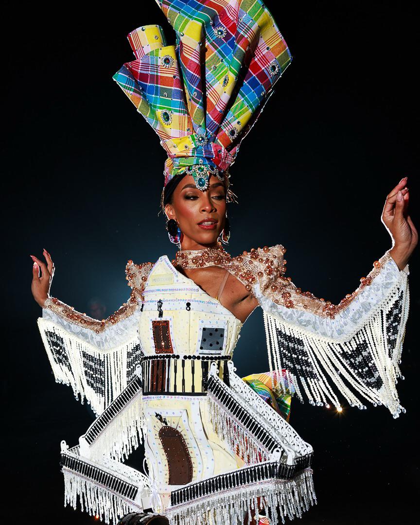 Miss Universo 2025 deslumbra con los trajes típicos más espectaculares