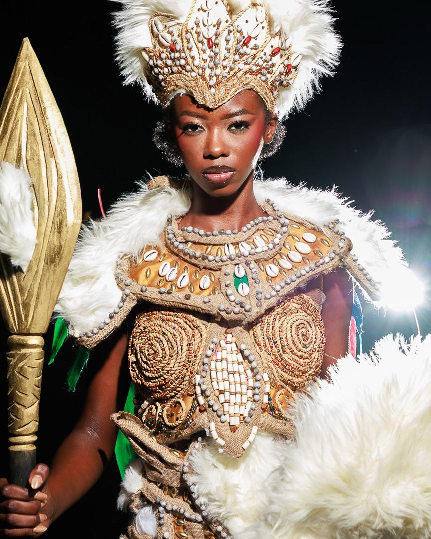 Miss Universo 2025 deslumbra con los trajes típicos más espectaculares