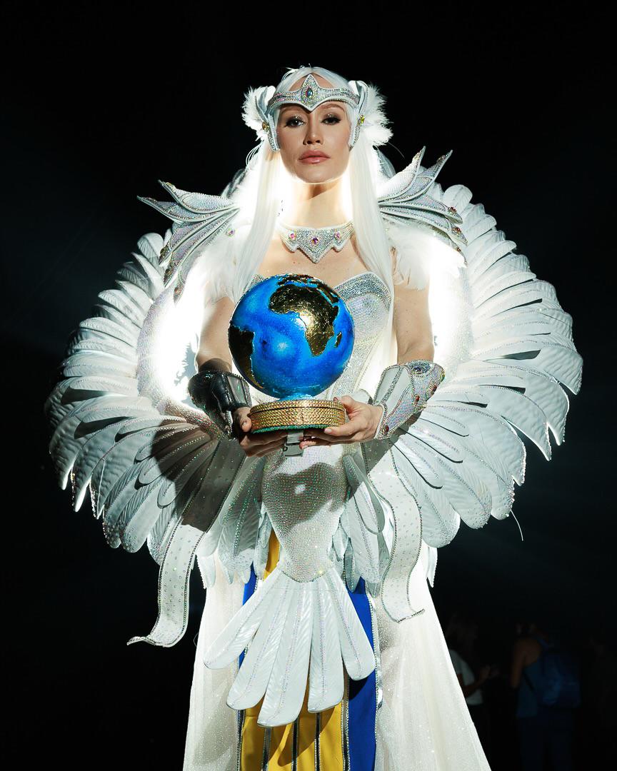 Miss Universo 2025 deslumbra con los trajes típicos más espectaculares