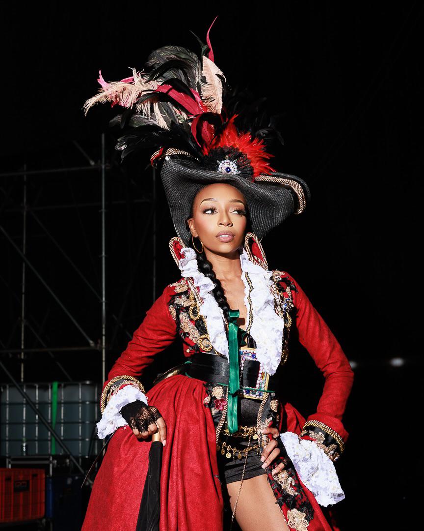 Miss Universo 2025 deslumbra con los trajes típicos más espectaculares