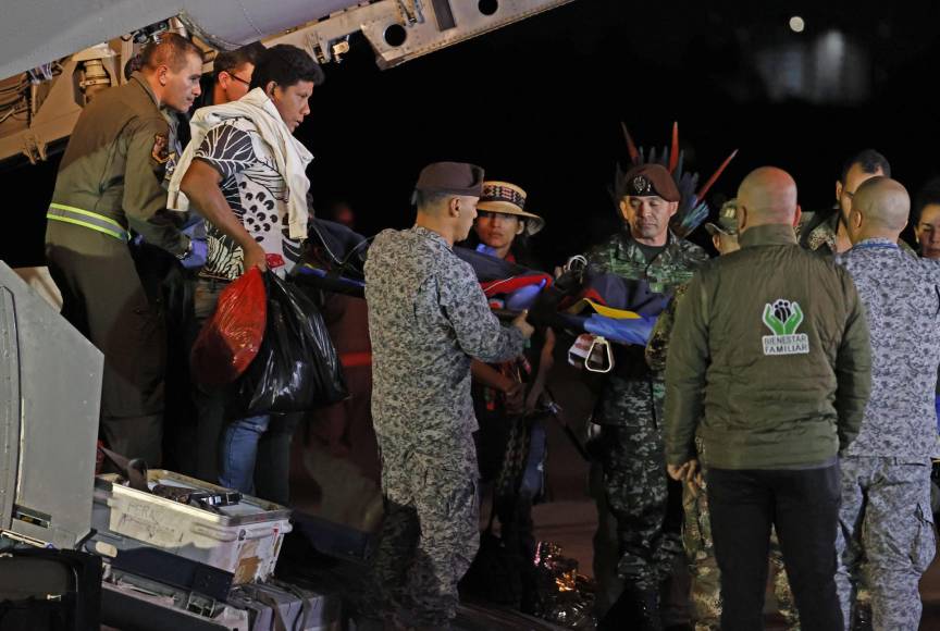 Los rescatados son la niña Lesly Mukutuy, de 13 años y quien se encargó de cuidar durante 40 días a sus hermanos Soleiny Mukutuy, de 9; Tien Noriel Ronoque Mukutuy, de cinco años, y Cristin Neruman Ranoque, una bebé de un año. 