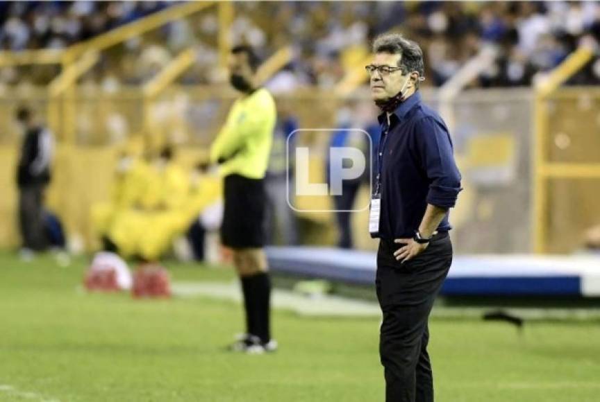 Hugo Pérez, entrenador de El Salvador.