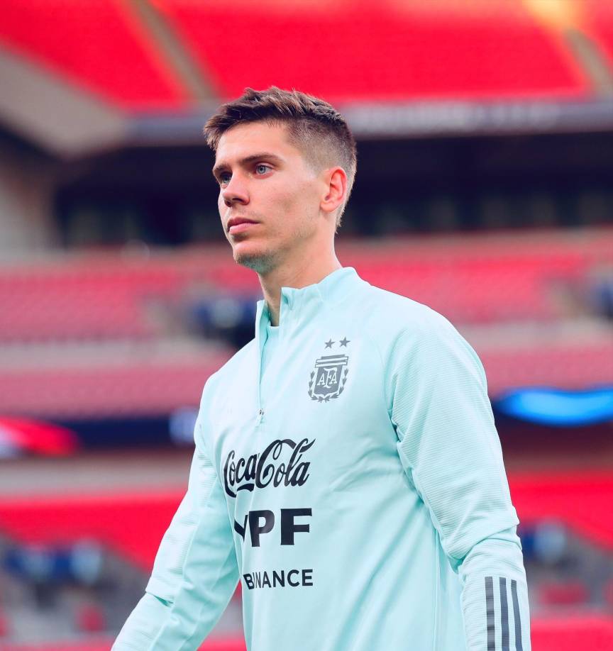 Juan Foyth: El seleccionado de Argentina es del agrado en la dirección deportiva azulgrana ya que tiene mucha polivalencia. Se desempeña como central y lateral derecho. 