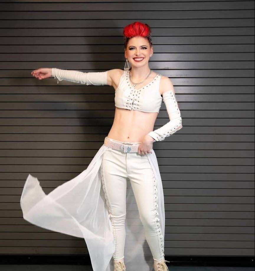 Actualmente forma parte de la gira de 2000 por siempre. 