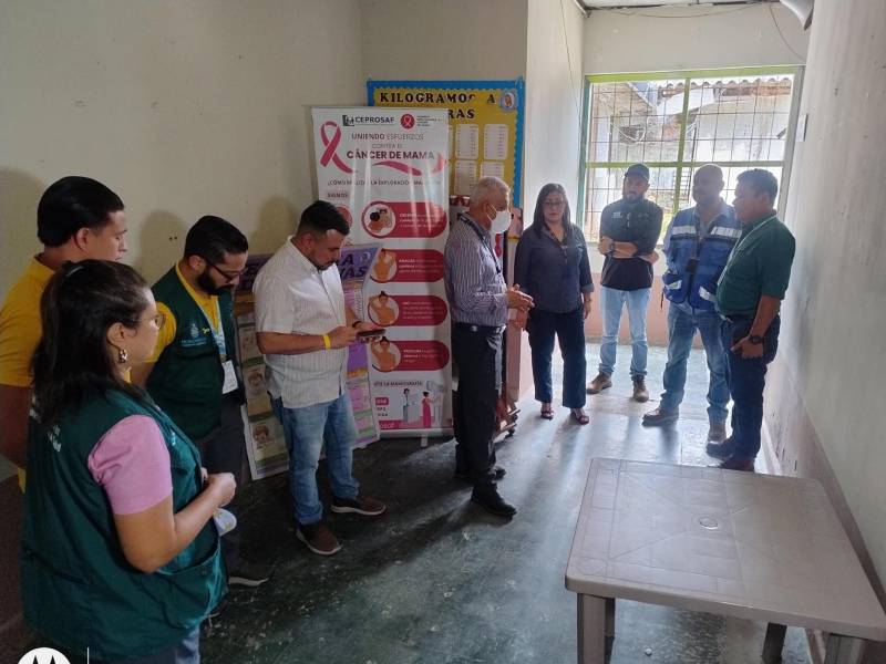 El viejo edificio donde funcionó el hospital Atlántida pronto será demolido. Durante la inspección,, autoridades constataron que urge su demolición.