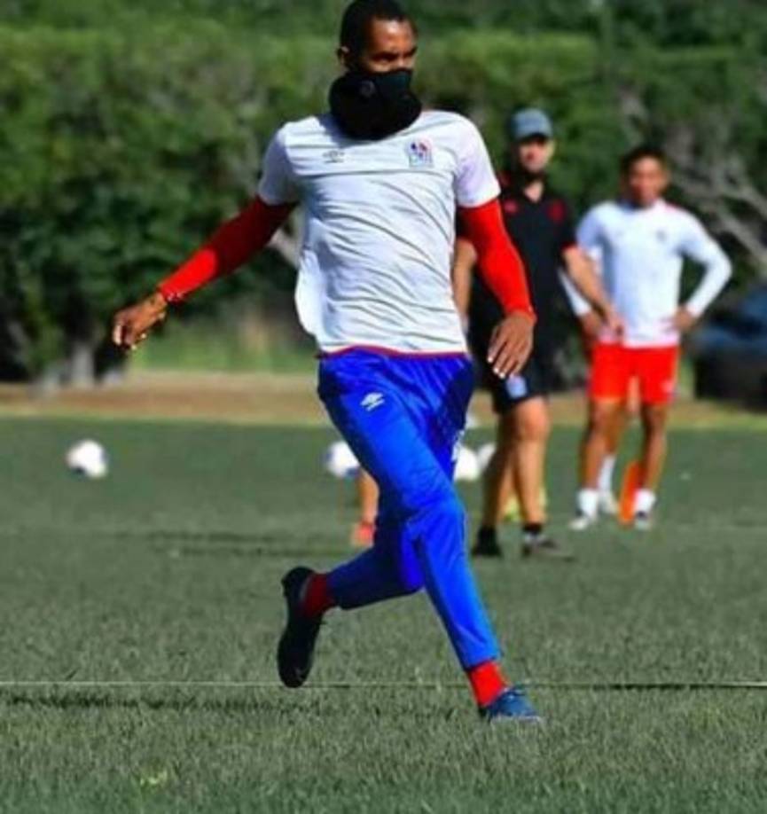 Jerry Bengtson: Es el goleador del Olimpia y estará siendo uno de los delanteros de Honduras ante Grecia.