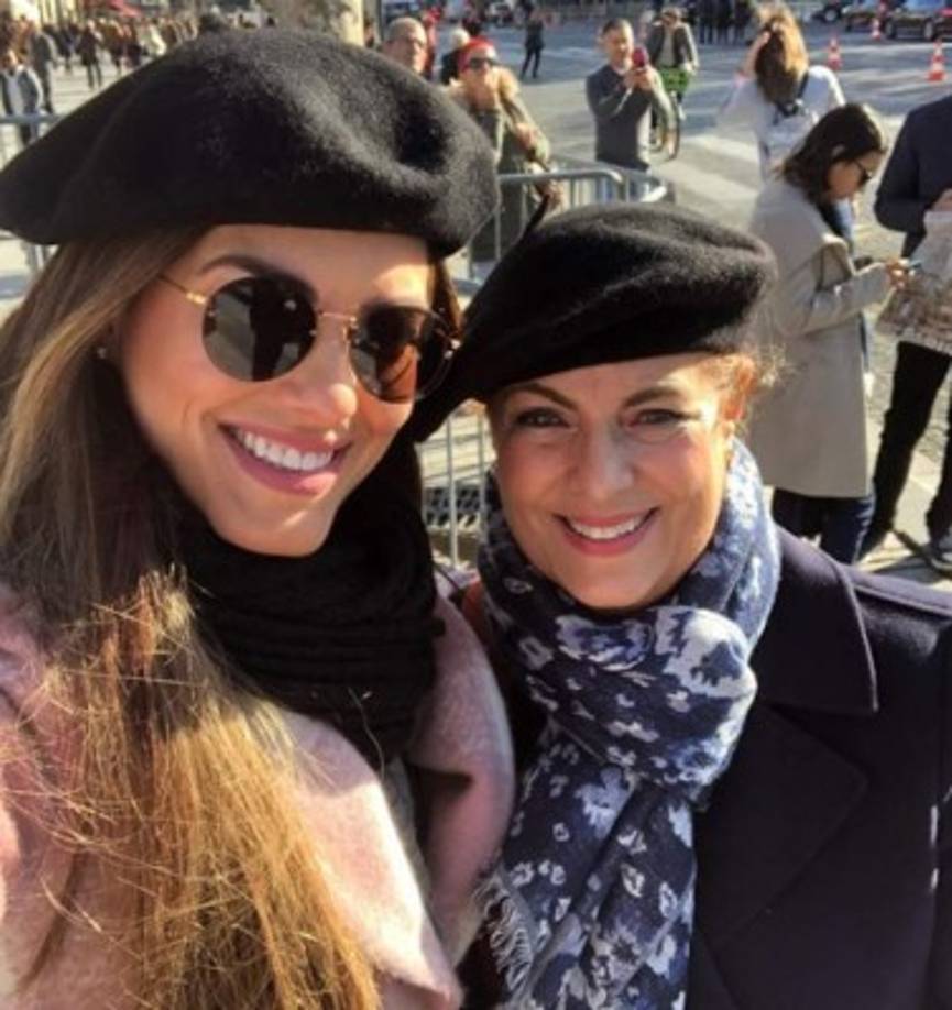 Debido a su trabajo, desde hace algunos años Andreina es considerada como una influencer, por lo que suele asistir a distintos eventos y alfombras rojas, en los que muchas veces coincide con su famosa hermana.