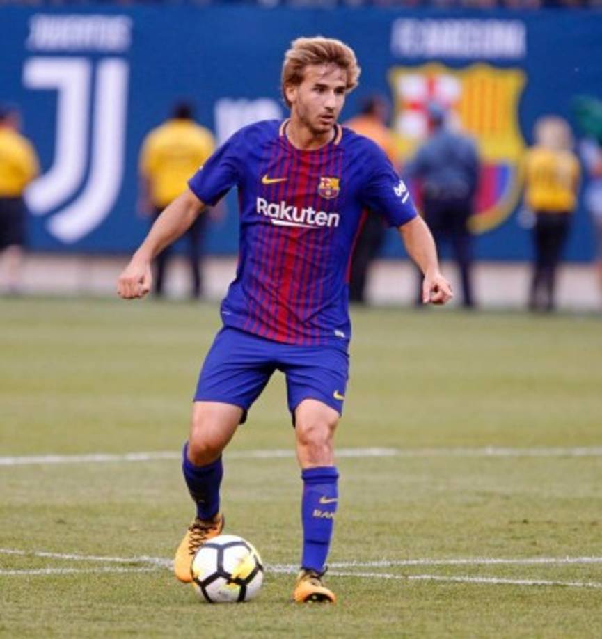 El mediocentro Sergi Samper no cuenta para Ernesto Valverde en el Barcelona y ya hay acuerdo con Las Palmas para llegar cedido. Aunque aún no es oficial, es cuestión de horas.
