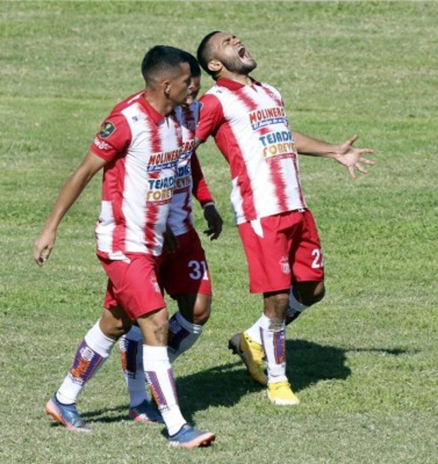 'La Ficha' Aguilar se despachó con un golazo y así lo gritó.