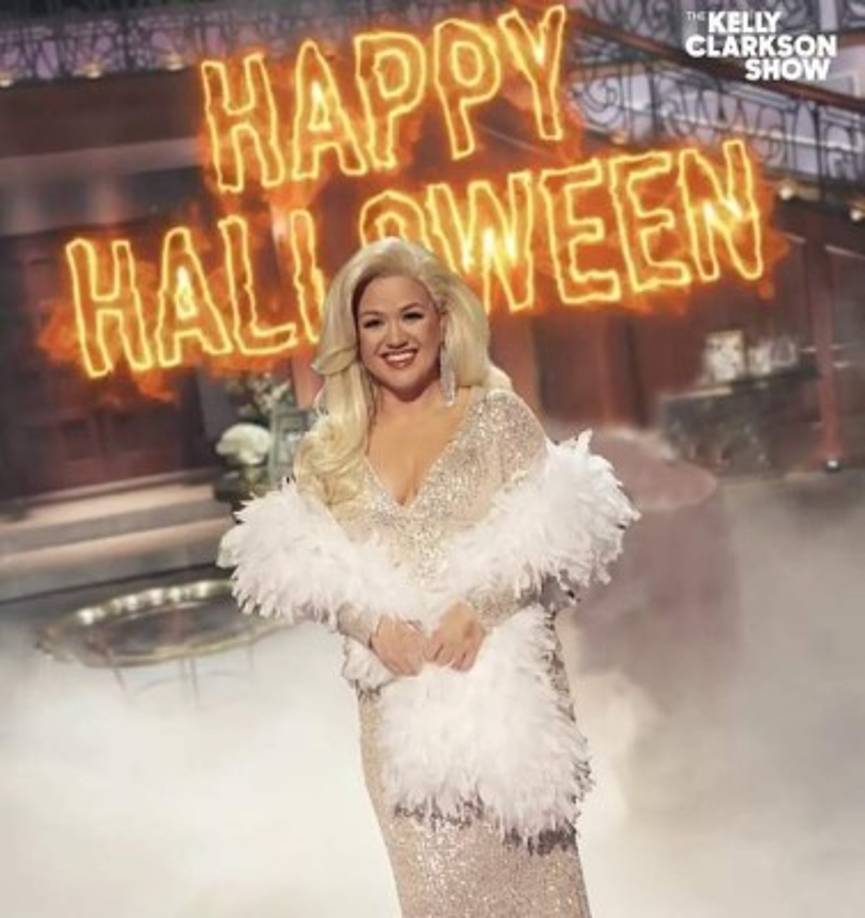 La cantante Kelly Clarkson se vistió como el papel de Meryl Streep en el filme “La muerte le sienta bien”, de 1992.