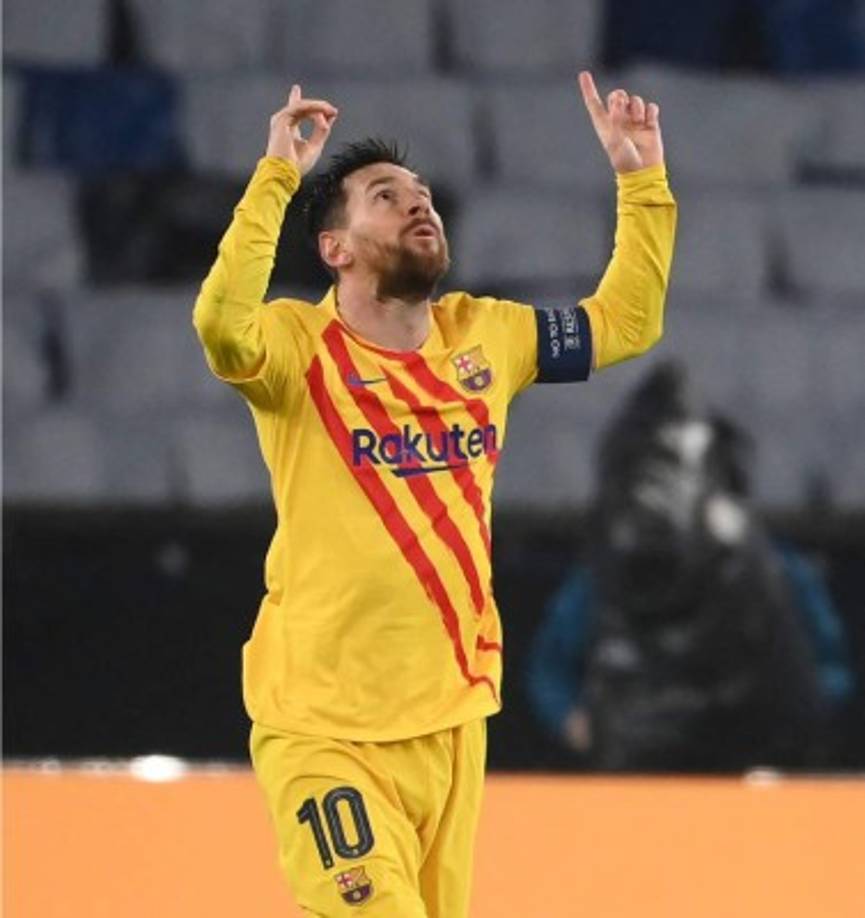 1 - Lionel Messi (33 años) - El delantero argentino del Barcelona tiene actualmente un valor de mercado de 80 millones de euros. Su futuro ha sido relacionado fuertemente con el PSG y Manchester City. 'La Pulga' ya dijo el año pasado que se marcharía. Con la llegada de Laporta a la presidencia podrían cambiar las cosas. Veremos...