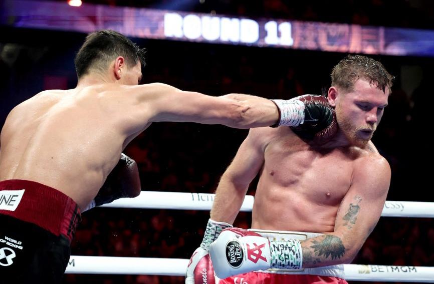 Sorpresa: Canelo Álvarez sufre ante el ruso Bivol la segunda derrota de su carrera