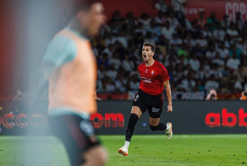 Lucas Torró celebrando su golazo para el empate del Osasuna 1-1 contra el Real Madrid.Lucas Torró celebrando su golazo para el empate del Osasuna 1-1 contra el Real Madrid.