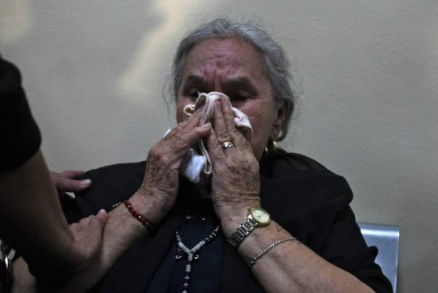 Austra Berta Flores López, madre de la ambientalista Berta Cáceres, lloró durante el juicio. 'No me siento alegre, ni satisfecha, pero manden a esos bandidos a la cárcel', dijo al terminar la lectura del fallo.