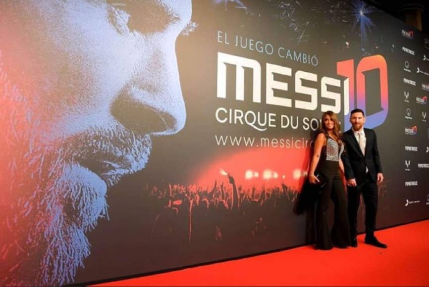 Al acto de presentación han acudido tanto el protagonista del 'show', Leo Messi, como el director y creador de la función, Mukhtar O.S. Mukhtar.