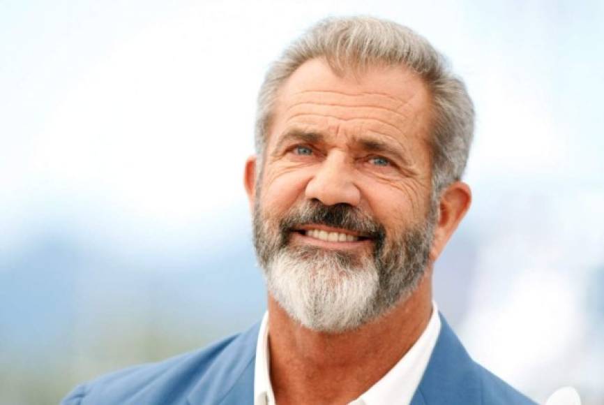 Mel Gibson <br/><br/>Ambos padres del actor eran católicos, por lo que él fue criado bajo esa religión de una manera bastante conservadora; tanto, que defendía que un matrimonio debía tener los hijos que Dios le mandara y que todo aquel fuera de la iglesia no tendría salvación. <br/><br/>En 2004 dirigió 'La Pasión de Cristo', una cinta que fue criticada por su crudeza, pero Gibson deseaba que ayudara a comprender lo que Jesús tuvo que pasar para borrar los pecados de la humanidad.<br/><br/>'Hay una tendencia de todos nosotros de dar por sentada la Pasión de Cristo y el sacrificio, y creo que cinematográficamente se ha sanitizado un poco, por lo que se ha vuelto algo que no causa ni efecto ni emoción', dijo en una convención cristiana. <br/>