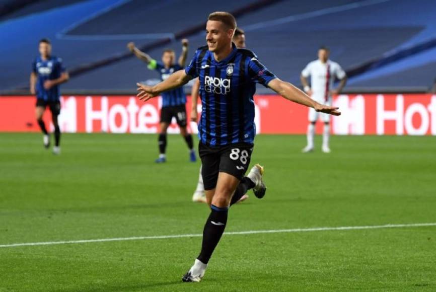 El centrocampista croata Mario Pasalic abrió el marcador para el Atalanta y así lo celebró.