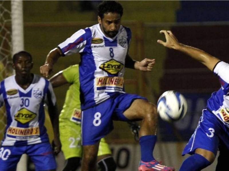 Miguel Angel Castillo Flores seleccion nacional ,durante los entrenamientos de la seleccion nacional previo al torneo UNCAF 2013