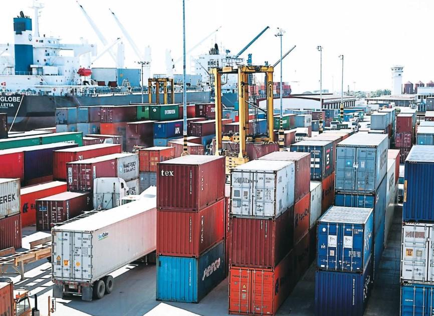 Honduras mueve solo el 6% de contenedores de la región