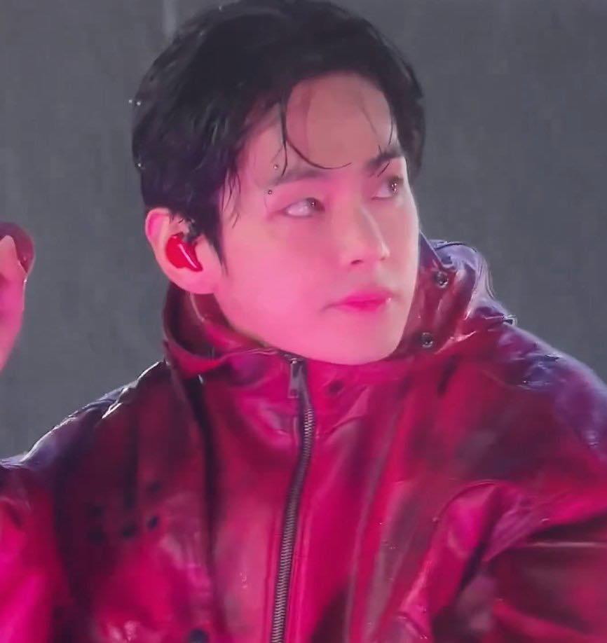 BTS inicia su gira mundial en Goyang bajo la lluvia