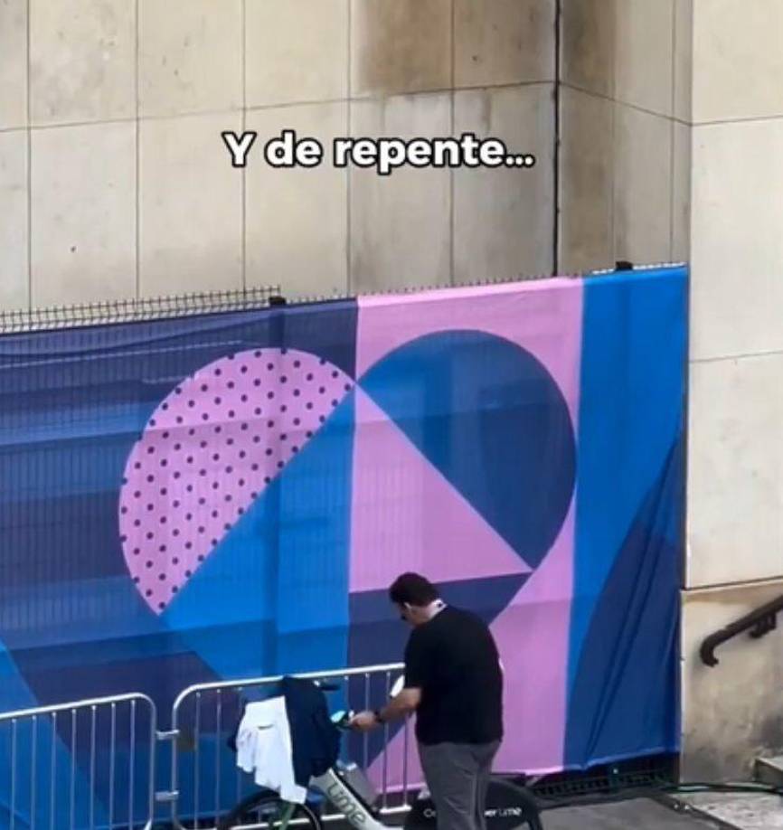 Momento en donde Faitelson estacionaba su bicicleta. 