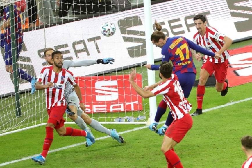 Antoine Griezmann marcó el segundo gol del Barcelona, el 2-1, contra el Atlético, con este cabezazo.