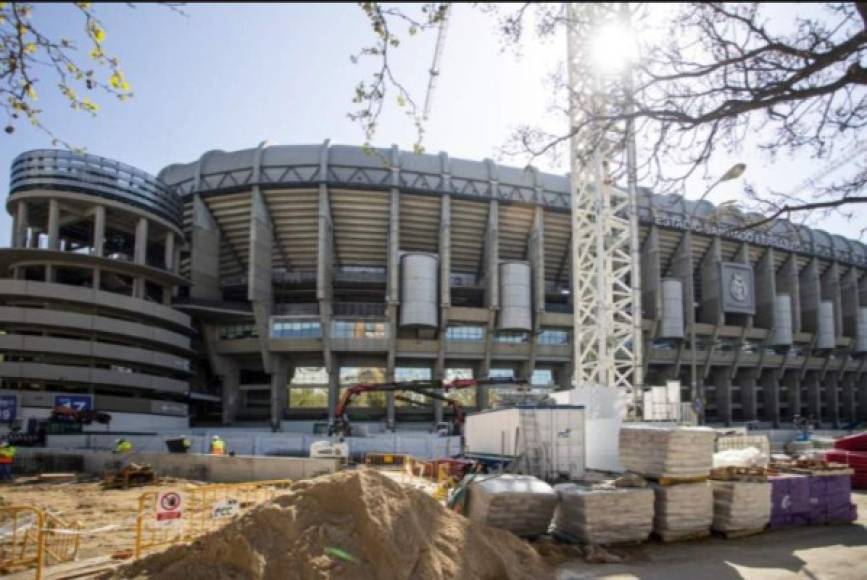 El Real Madrid convirtió al Santiago Bernabéu en un almacén de material sanitario para combatir el coronavirus.