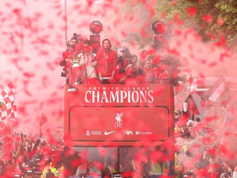 Liverpool celebró con su afición la obtención del título de Premier League.