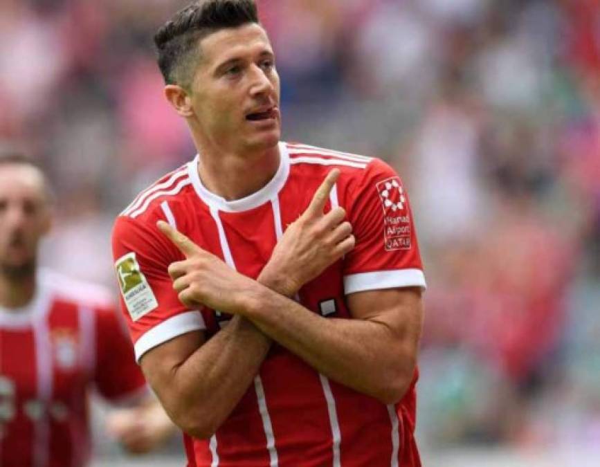 Bombazo. Robert Lewandowski se habría ofrecido al Real Madrid. Así lo asegura el diario ‘Marca’ en su edición de este miércoles, en la que dice que el delantero polaco del Bayern de Múnich está decidido a cumplir un viejo deseo de ambas partes este próximo verano.