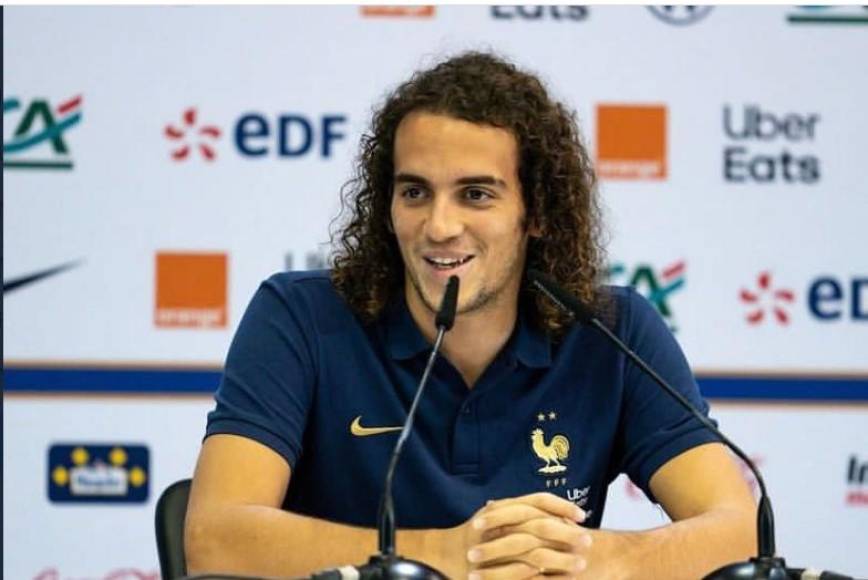 El padre de Mattéo Guendouzi es de Marruecos y su madre es francesa. Guendouzi fue tentado por Marruecos, pero, a diferencia de otros compatriotas, prefirió representar a su país de nacimiento, Francia.