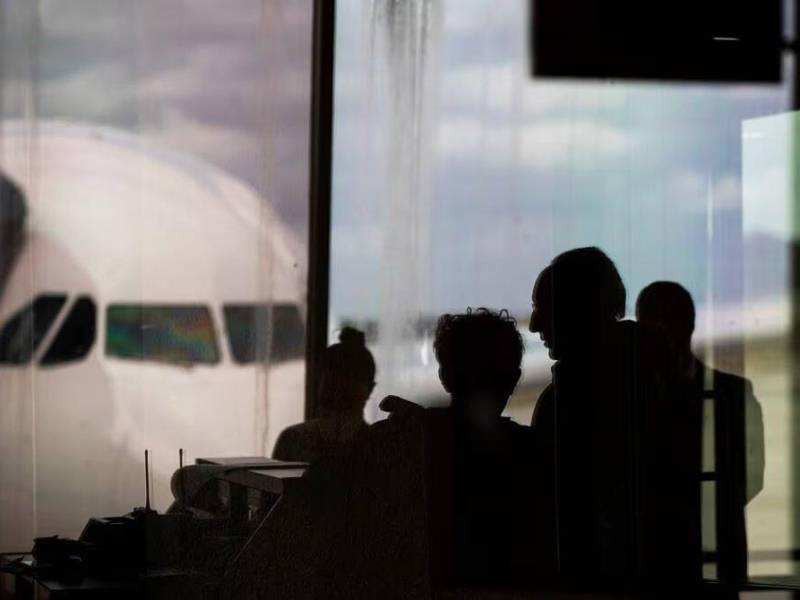 Decomisan fruta a famoso artista en aeropuerto de República Dominicana