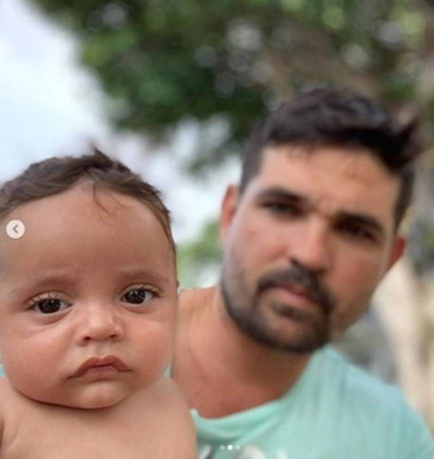 A través de su canal de videos, Brenda relató que Dante estaba en cuidados intensivos y cuando estaba a punto de salir del hospital le detectaron problemas en la sangre y en sus niveles de bilirrubina.<br/><br/>El pequeño no pudo soportar la batalla para recuperar su salud, por lo que murió a solo unas semanas de vida.