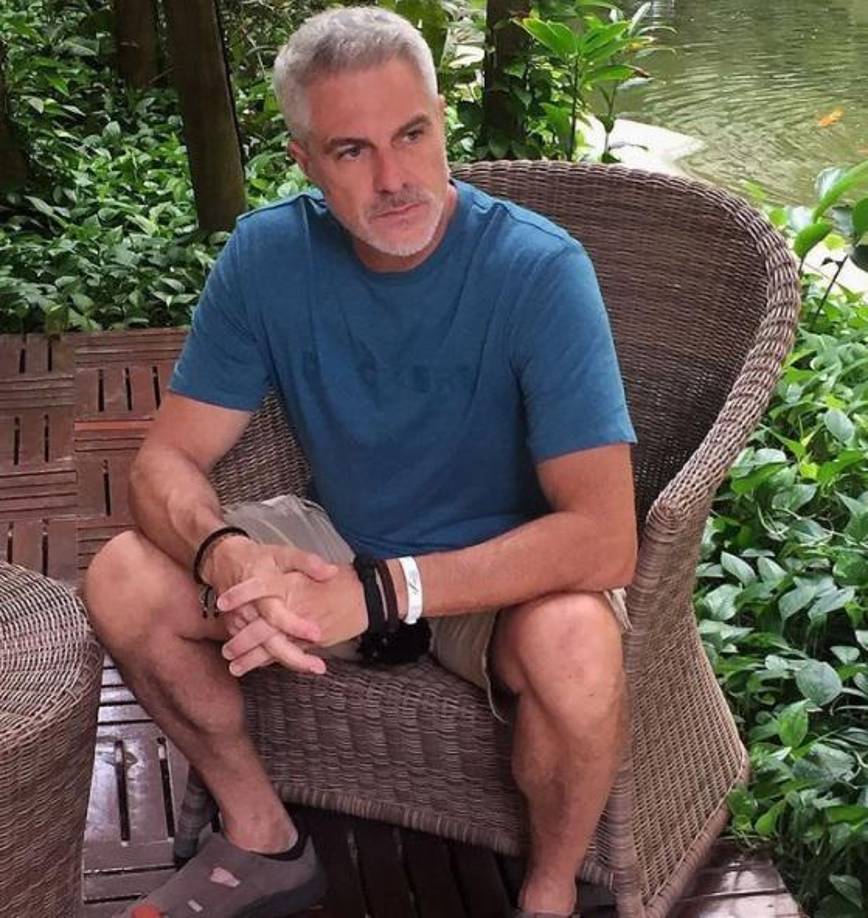 “Antes sí pagaba la escuela, nada más la escuela, pero a la niña le crecen las patas cada dos horas entonces sí, yo terminaba pagando todo, pero bueno, ese fue el acuerdo, de verdad para no pelearme; no me quiero pelear con Lisardo, lo quiero mucho y cada quién tiene sus broncas con su dinero, entonces mientras María me tenga a mí, no le va a faltar nada”, mencionó.